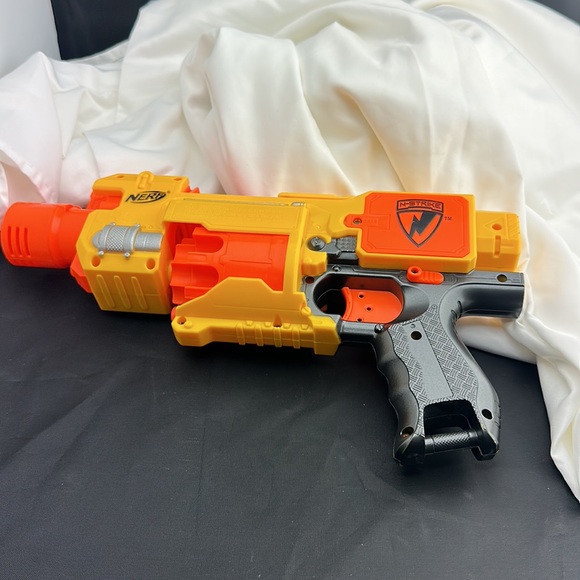 Nerf N-strike Barricade RV-10 - Picture 2 of 2